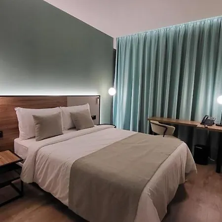 Hotel Catalina Plaza Sostenible 3*