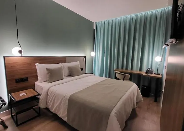 Hotel Catalina Plaza Sostenible 3*